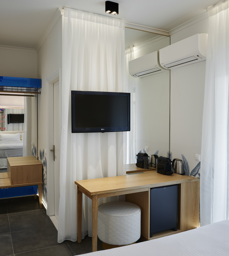 room 201 - 06